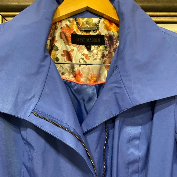 STEVE MADDEN LIKE NEW - Picture 3 of 8